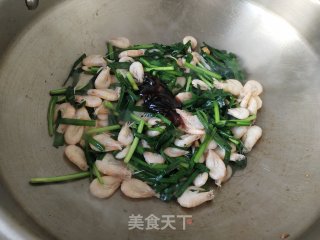 韭菜炒白虾步骤7
