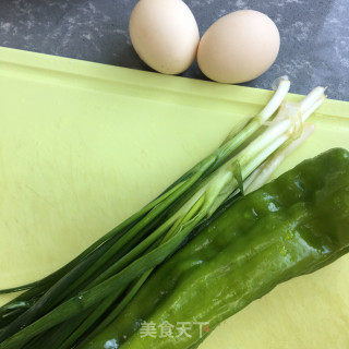 虾仁鸡蛋炒莴笋步骤1