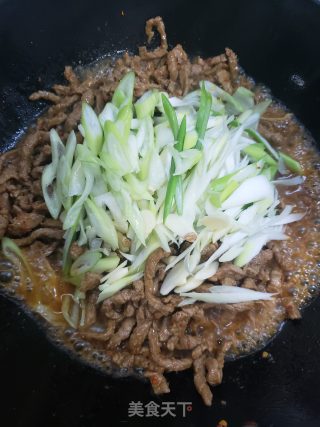 让人食欲大开的孜然炒肉步骤6