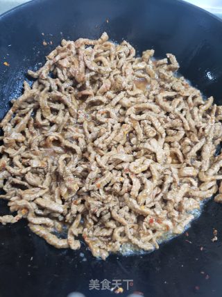 让人食欲大开的孜然炒肉步骤5
