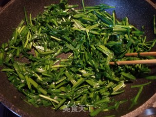 韭菜虾仁步骤6