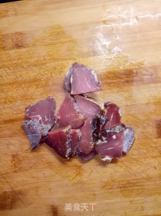 腊肉炒香菇步骤1