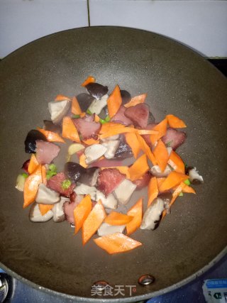 腊肉炒香菇步骤6