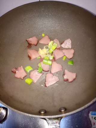 腊肉炒香菇步骤5