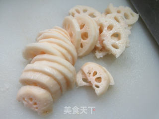 咸蛋黄炒莲藕步骤4 咸蛋黄炒莲藕步骤4