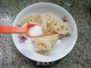 咸蛋黄炒莲藕步骤5 咸蛋黄炒莲藕步骤5