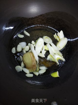 鲜掉眉毛的炒花蛤步骤5