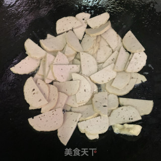 蒜苗炒肉饼步骤3