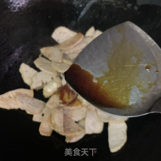 蒜苗炒肉饼步骤5