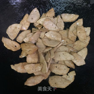 蒜苗炒肉饼步骤6