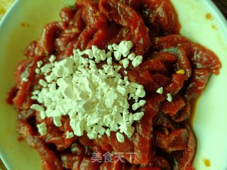 红椒炒牛肉丝步骤3