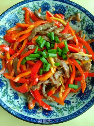 红椒炒牛肉丝步骤5