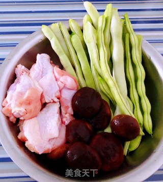 #炖菜#豆角焖鸡翅根步骤1
