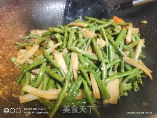 豆角炒莲藕步骤4