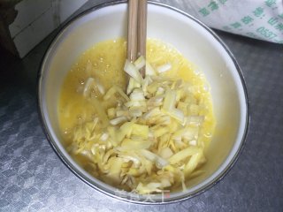 菠萝蜜的边角料炒鸡蛋步骤5
