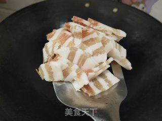 五花肉炒韭菜步骤4