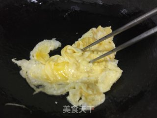 五花肉炒韭菜步骤3