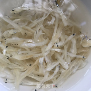 银鱼炒莴笋步骤2