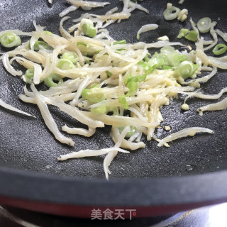 银鱼炒莴笋步骤5