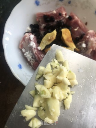 蒜蓉豆豉蒸小排步骤6