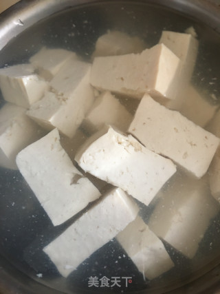 肉末豆腐炖白菜步骤2