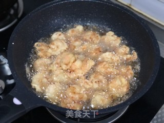 脆皮炸虾仁步骤7