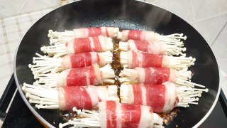 金针菇肥牛卷步骤7