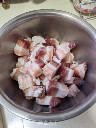 红烧肉炖海带步骤2