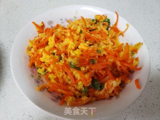 蒸胡萝卜丝芹菜叶木耳步骤8