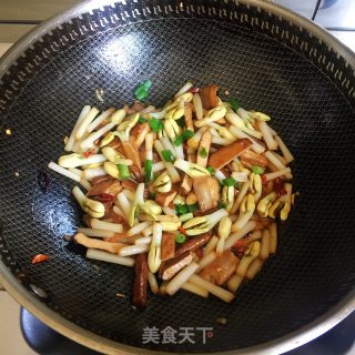 花生芽炒香干步骤7