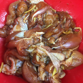 板栗南瓜蒸鸡腿步骤3