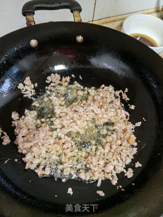 老干妈炒酸豇豆步骤2