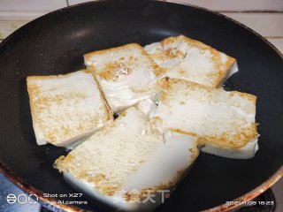 豆腐白菜煮年糕步骤1