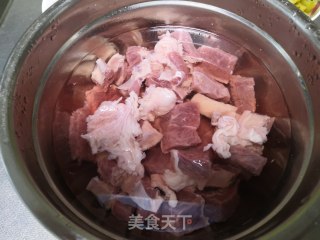 酸菜炖牛肉步骤1