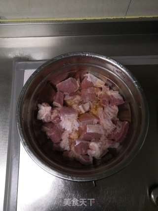 酸菜炖牛肉步骤4