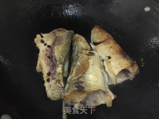 铁锅炖梭鱼步骤5