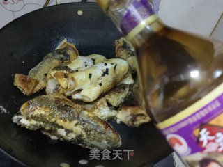 铁锅炖梭鱼步骤9