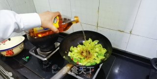 青西红柿炒辣椒步骤5