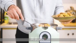 几百万人点赞的豆腐白菜煲，没想到多一步骤竟这么香，太适合天冷步骤6