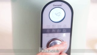 几百万人点赞的豆腐白菜煲，没想到多一步骤竟这么香，太适合天冷步骤5