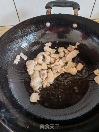 五花肉炒嫩南瓜步骤2