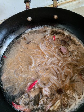 鸡杂木耳红薯粉步骤7