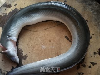 豉汁盘龙鳝步骤1