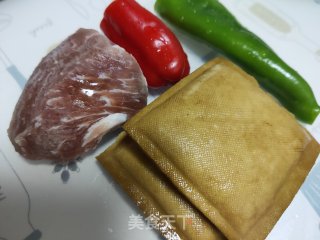 香干炒肉丝步骤1 香干炒肉丝步骤1