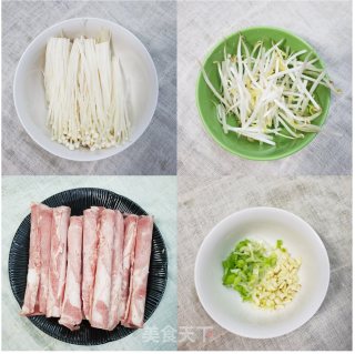 酸辣开胃酸汤肥牛金针菇步骤1