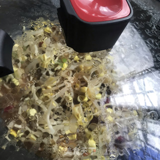 黄豆芽炖粉条步骤7