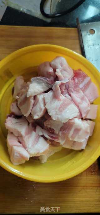 五花肉炖笋干步骤2
