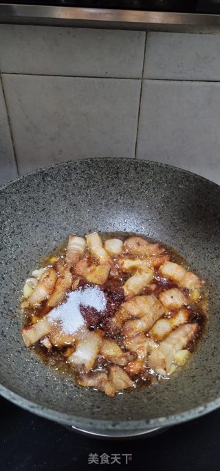 五花肉炖笋干步骤6