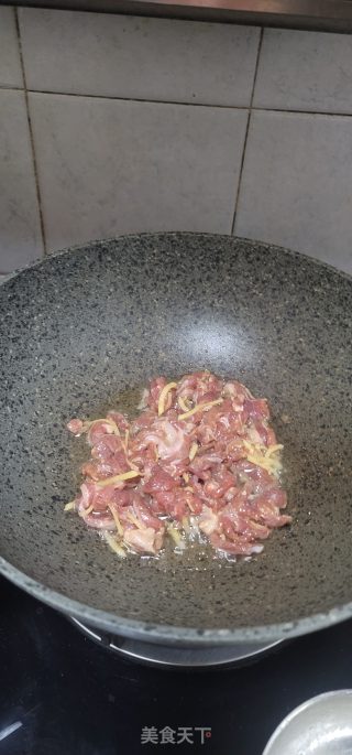 牛肉黑木耳烧番茄步骤3
