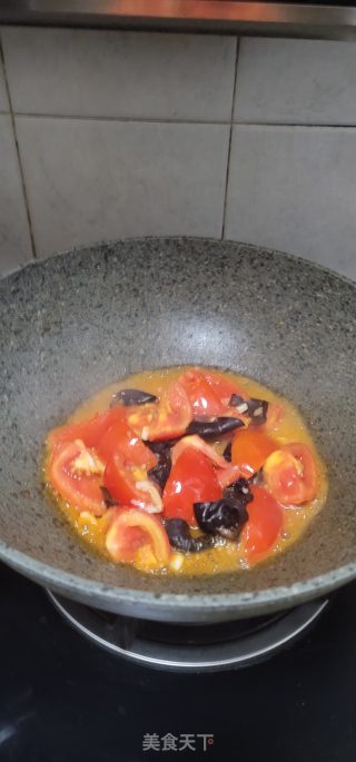 牛肉黑木耳烧番茄步骤8